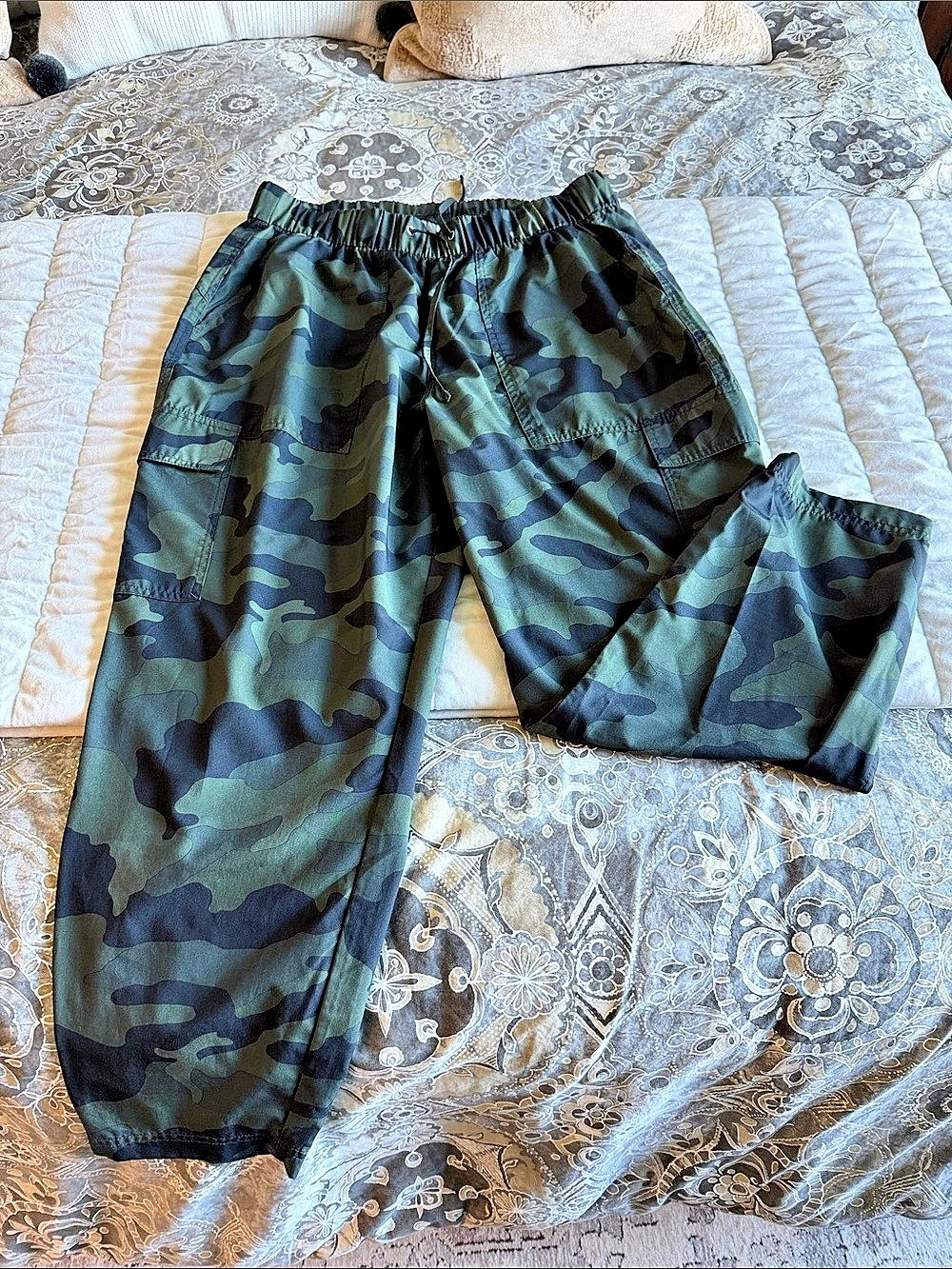 Women Camo Cargo Pants